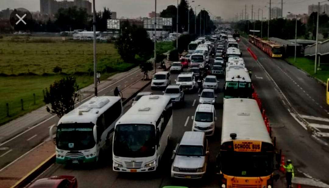 En Buses Y Taxis De Rutas Escolares Transportaban Y Vendía Drogas En