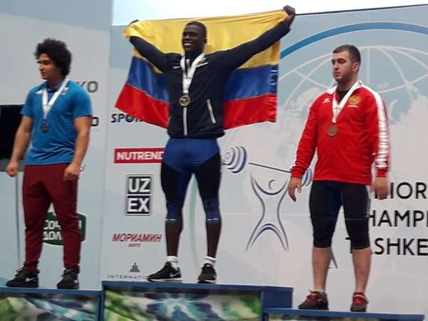 ¡Orgullo colombiano! Jonathan Rivas se coronó campeón mundial en el levantamiento de pesas en Uzbekistán