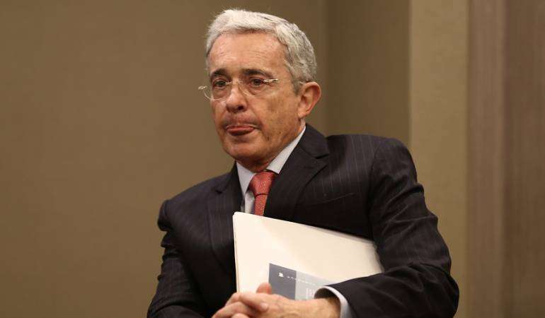 Por denuncia de injuria y calumnia Álvaro Uribe es citado a Audiencia de Conciliación en la Corte Suprema