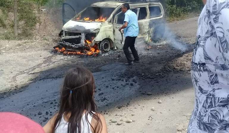 Hombres armados quemaron una buseta en zona del Catatumbo