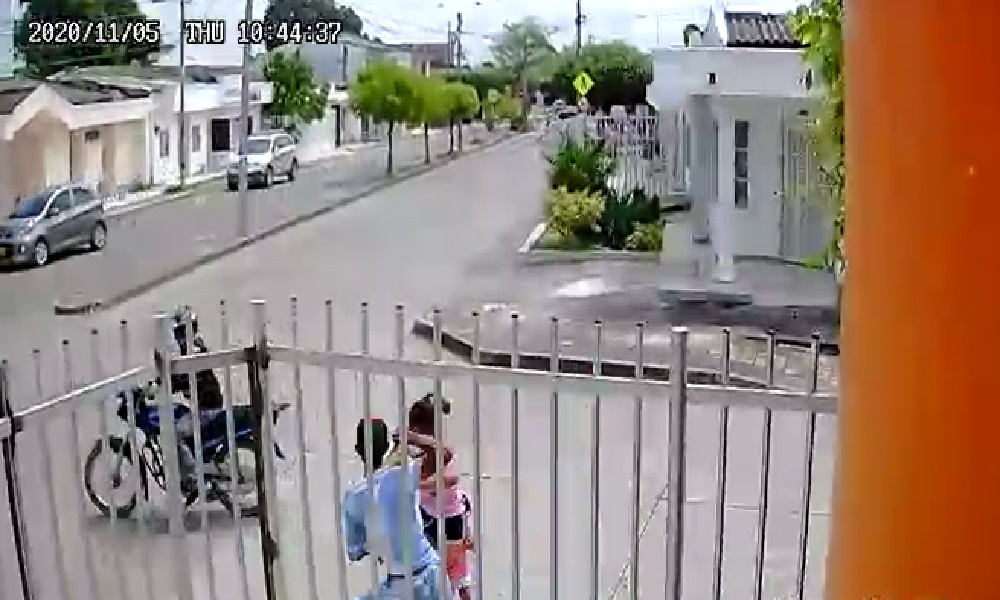 En video, valiente mujer se enfrentó a atracadores en Montería