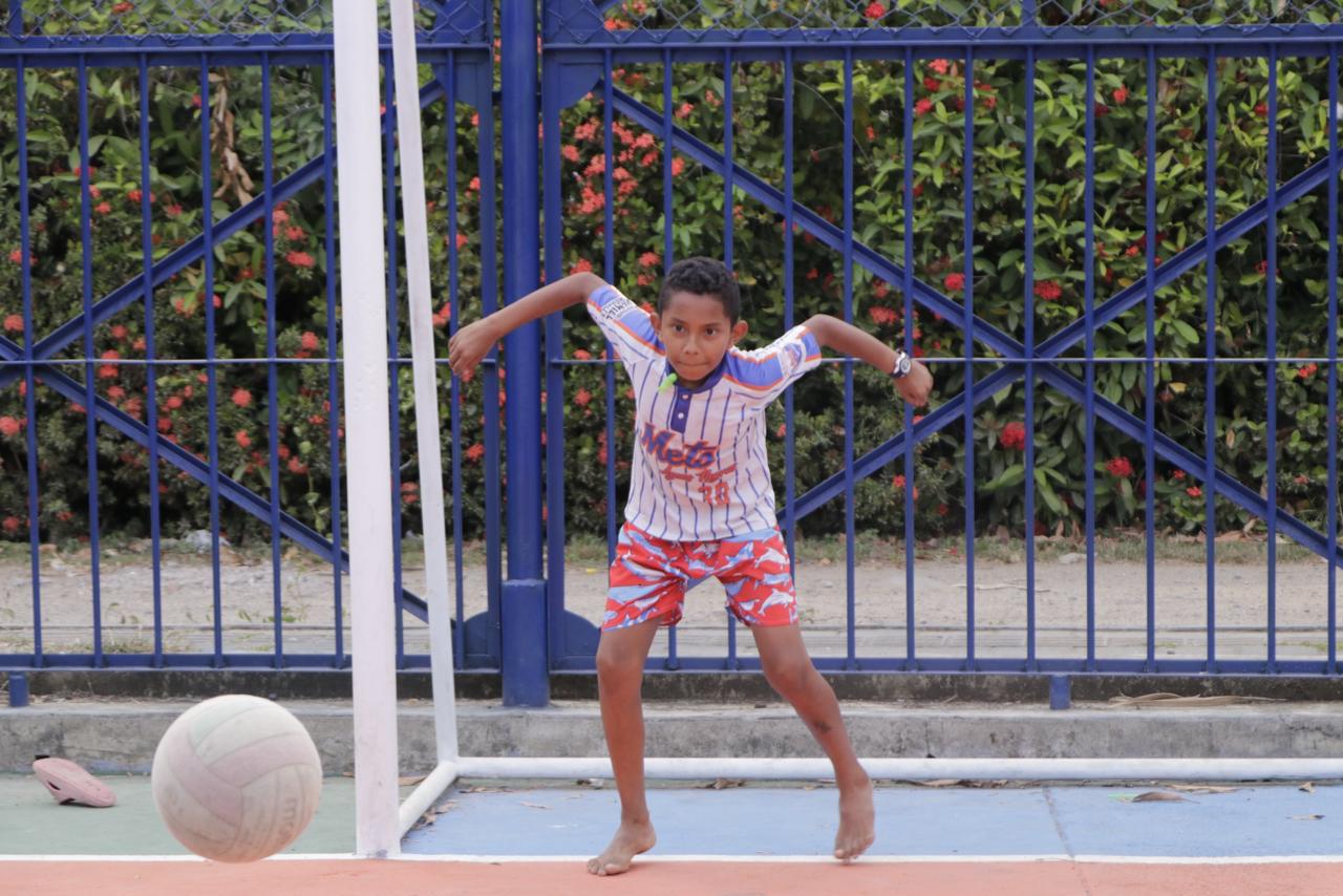 Volvió la alegría del juego al polideportivo de Aguas Negras