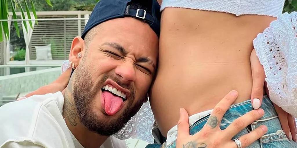 «Soñamos con tu vida»: Neymar será papá y en redes presumió la barriga de su novia