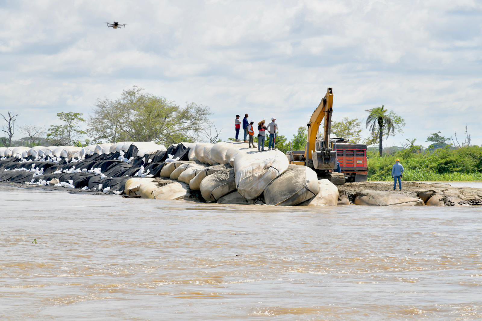 Gobernación de Córdoba participa en Puesto de Mando Unificado que monitorea emergencia por inundaciones en Ayapel