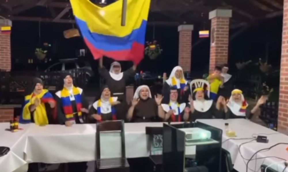 La ilusión por la ‘sele’ no para: Monjas le hacen barra a la Tricolor al ritmo de Celia Cruz