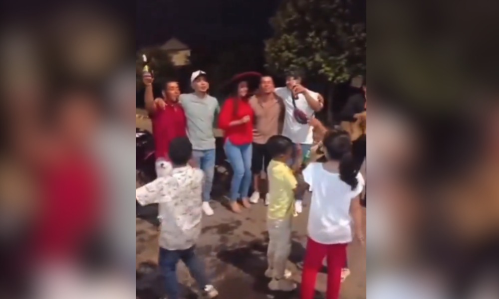 ¡Insólito! Video de niñ0s consumiendo l¡c0r en una fiesta familiar genera rechazo