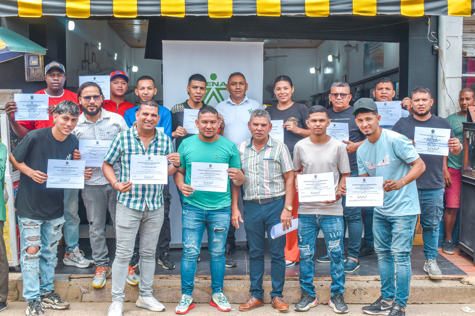 Barberos y estilistas se certificaron por competencias laborales en Planeta Rica