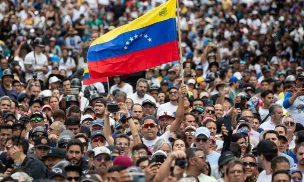 Estudiante en Venezuela denuncia que le negaron el diploma de bachiller por posts que publicó en redes contra el régimen