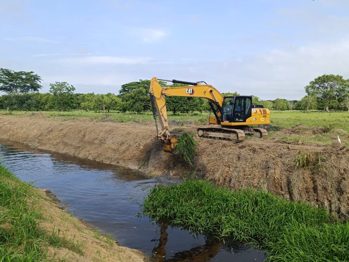 De sur a norte, en Montería hacen limpieza de canales y cunetas