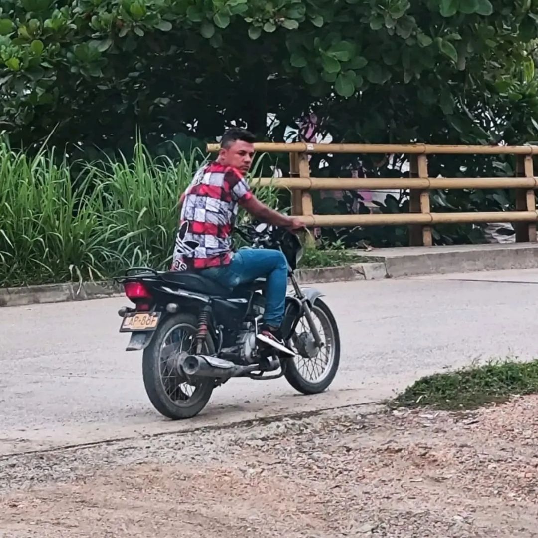 ¡Pillados! Sujetos robaron heladería en Monteverde y huyeron en moto