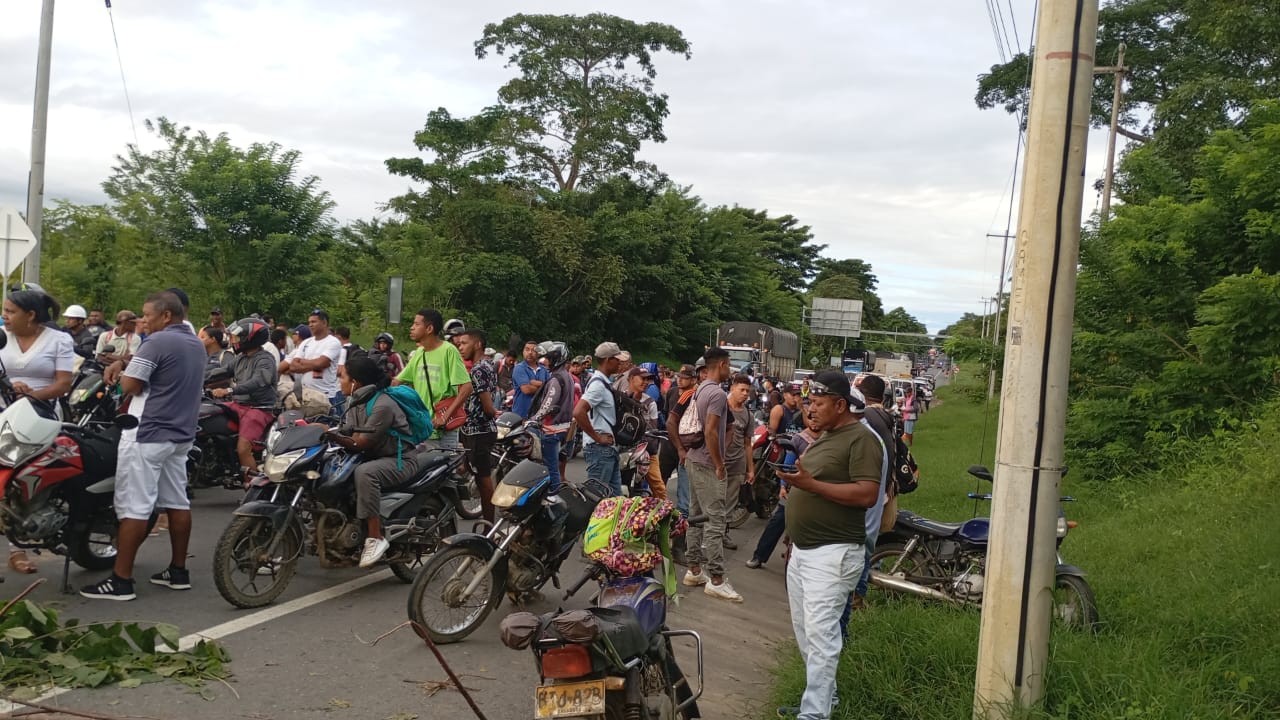 Comunidad de El Porvenir no aguanta más: bloquean vía San Antero – Lorica por falta de agua potable