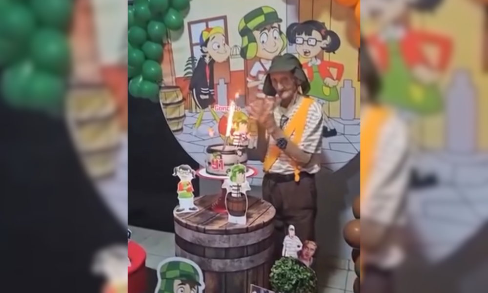 ¡Un niño por siempre! Tierno abuelito festejó sus 91 años al estilo de El Chavo del 8