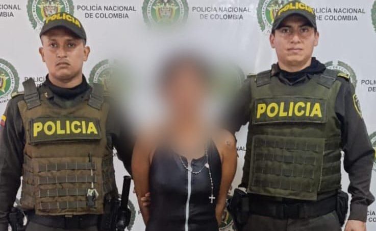 ¡Por peleona! Mujer capturada por lesiones personales durante una riña en vía pública