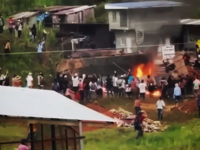 ¿Esta es la Paz Total de Petro? 28 policías y un militar secuestrados tras disturbios en El Plateado, Cauca